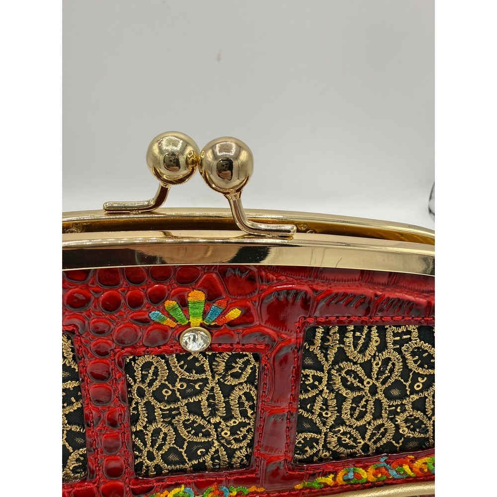 Red Faux Croc Embossed Cinderella Carriage Novelty Handbag Gold Wheels Crossbody - Picture 4 of 9